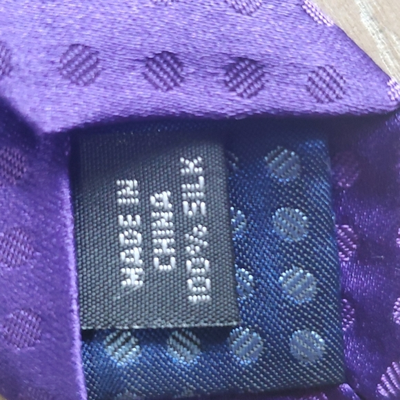 Perry Ellis portfolio necktie - Picture 5 of 8